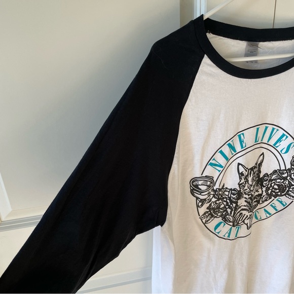Nine Lives Cat Cafe Baseball Tee Size XL - Picture 5 of 7